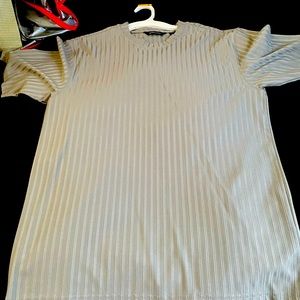 Men’s shirt. Size L